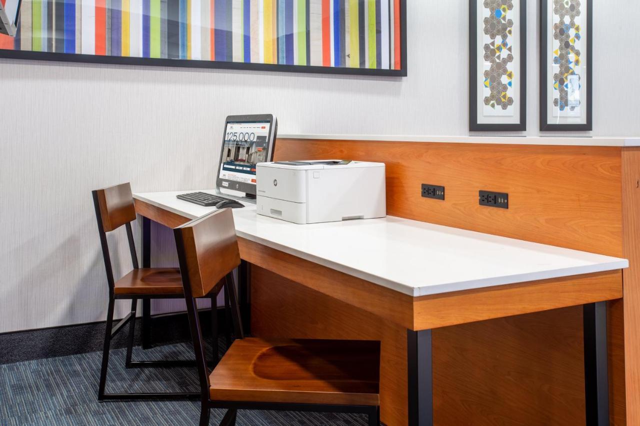 Holiday Inn Express Hotel & Suites Fort Wayne By Ihg Ellisville Buitenkant foto